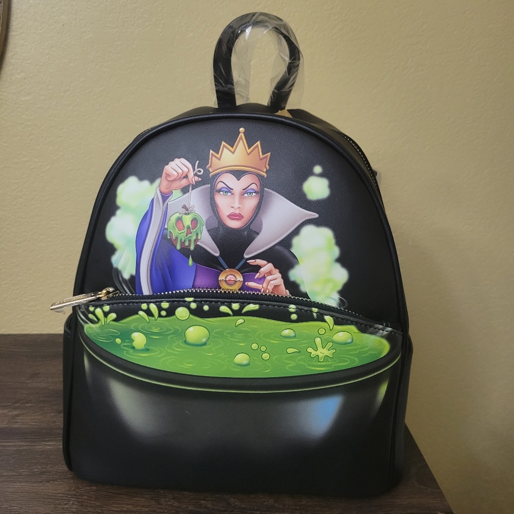 Snow White 2pc Evil Queen Danielle Nicole Poison Apple Mini Backpack & Keychain